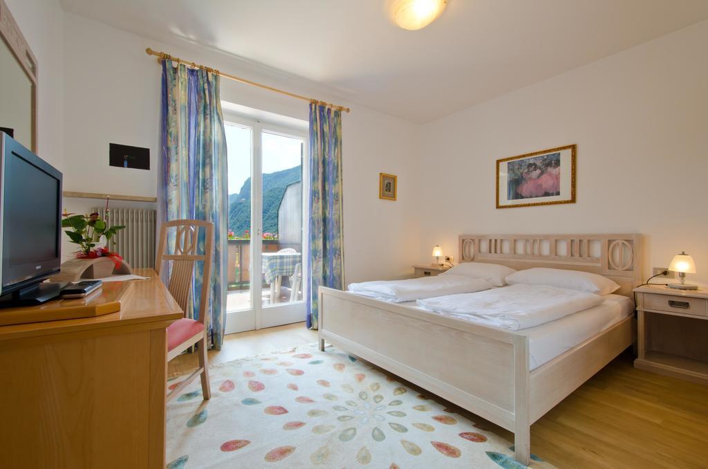 Hotel & Residenz Traubenheim Nalles Quarto foto